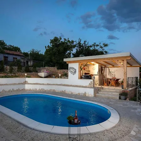 Ancora יאדראנובו