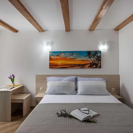 Ancora יאדראנובו