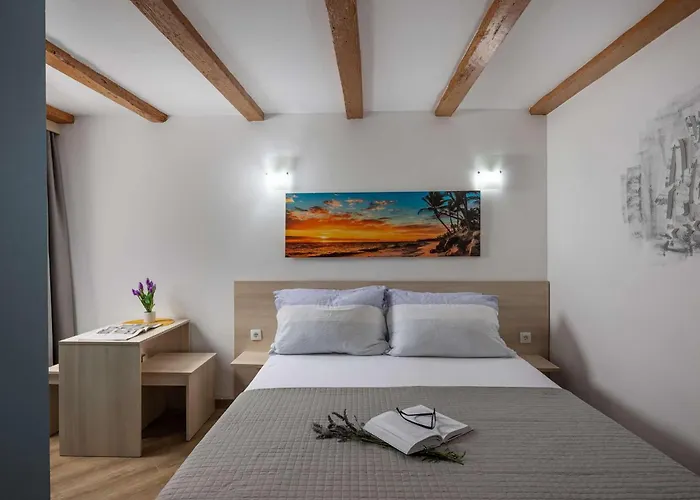 Ancora ヤドラニヴォ