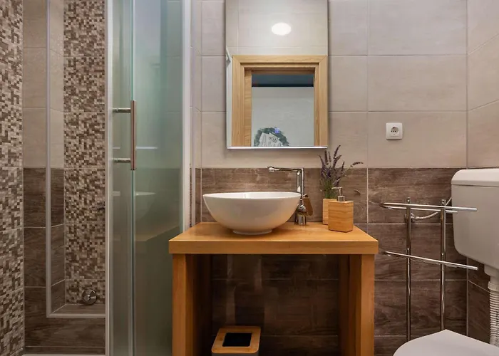 Ancora ヤドラニヴォ